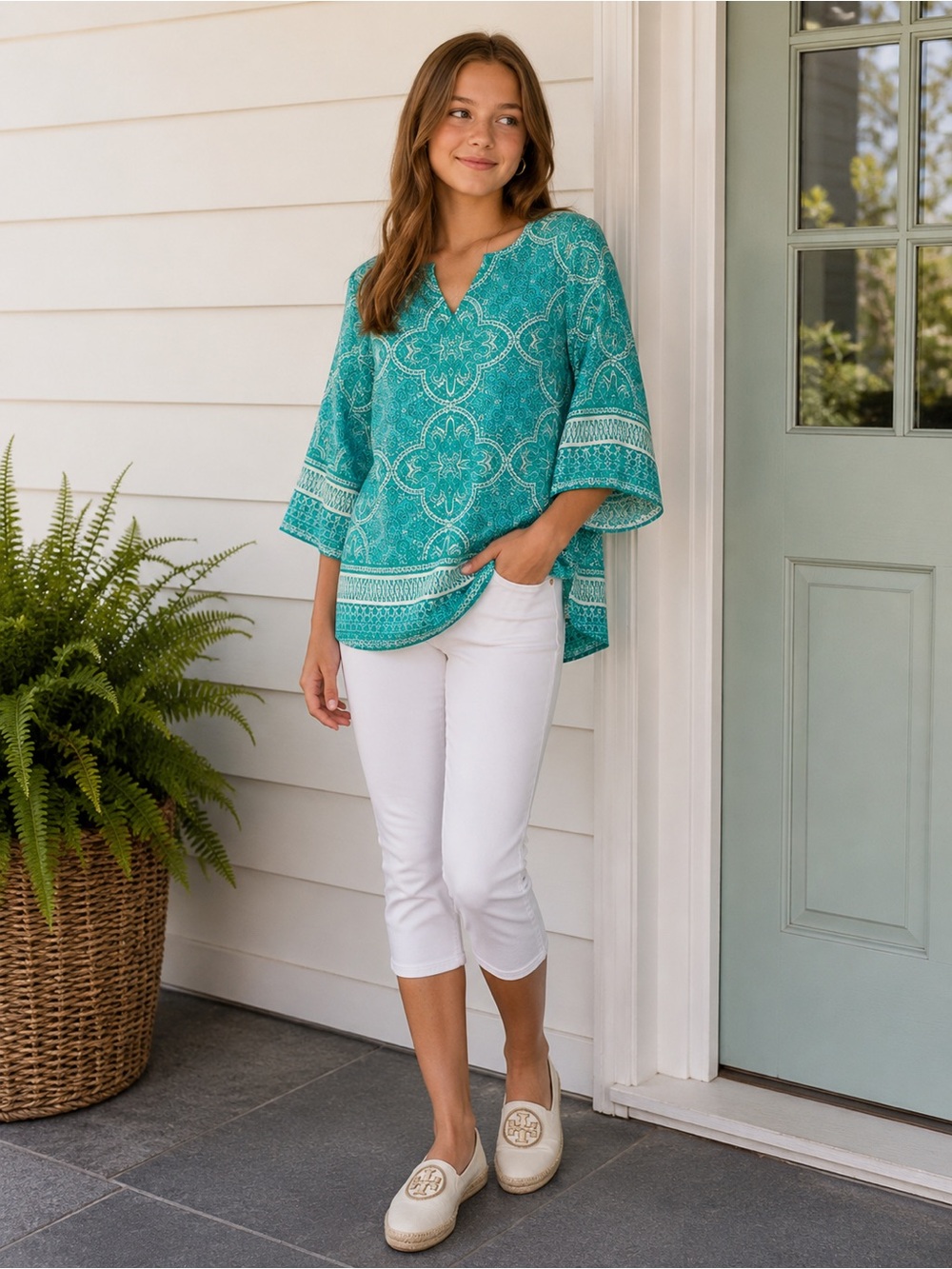 🍃 NWT Violet + Claire Green Medallion V-Neck Blouse – 3X Plus – 3/4 Sleeve